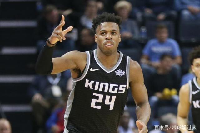 NBA公布新球衣定妆照：多尔特展现新形象